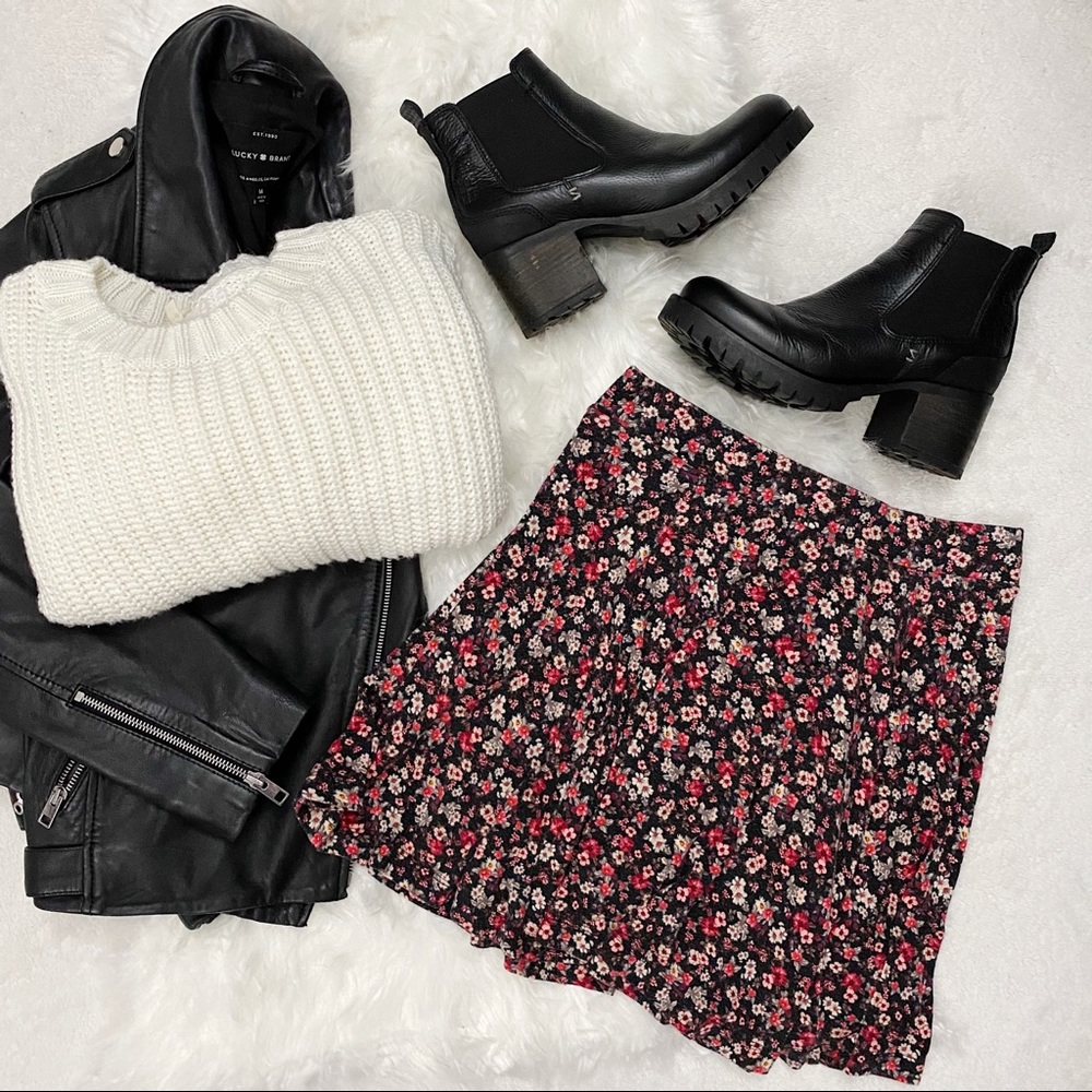 🌿Forever 21 Floral A-line Mini Skirt 🌿